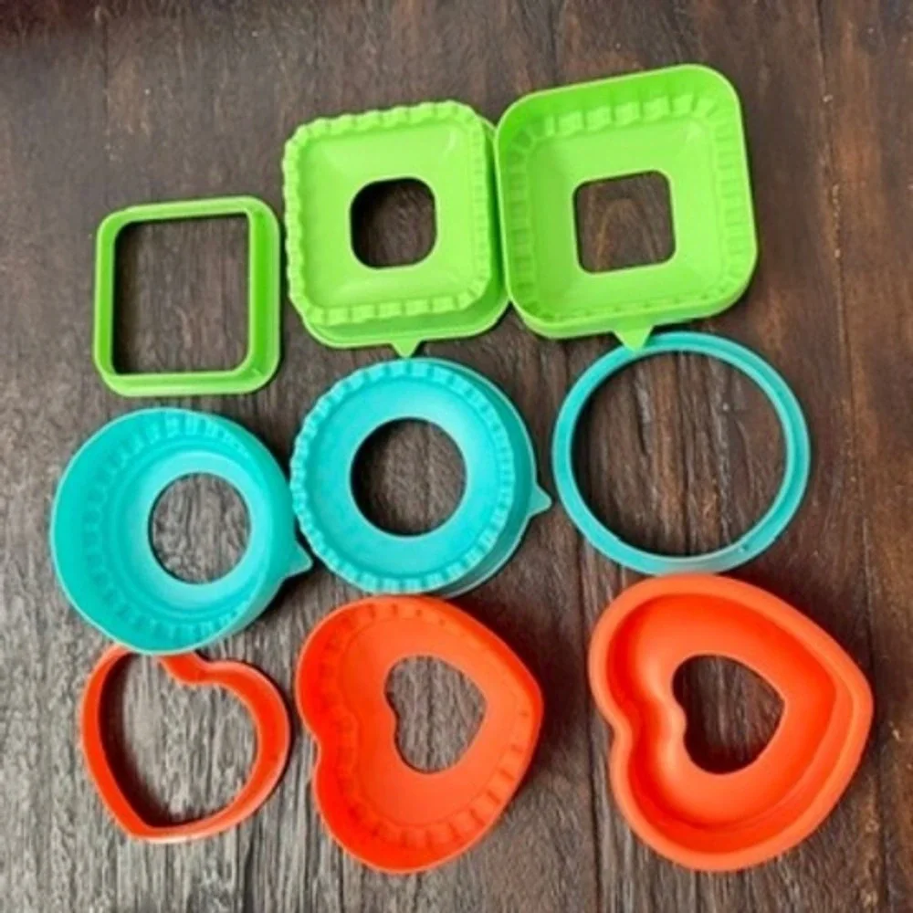 Unbranded Sandwich Crust Cutters‎ Kids OS Multicolor Heart Circle Square Shapes